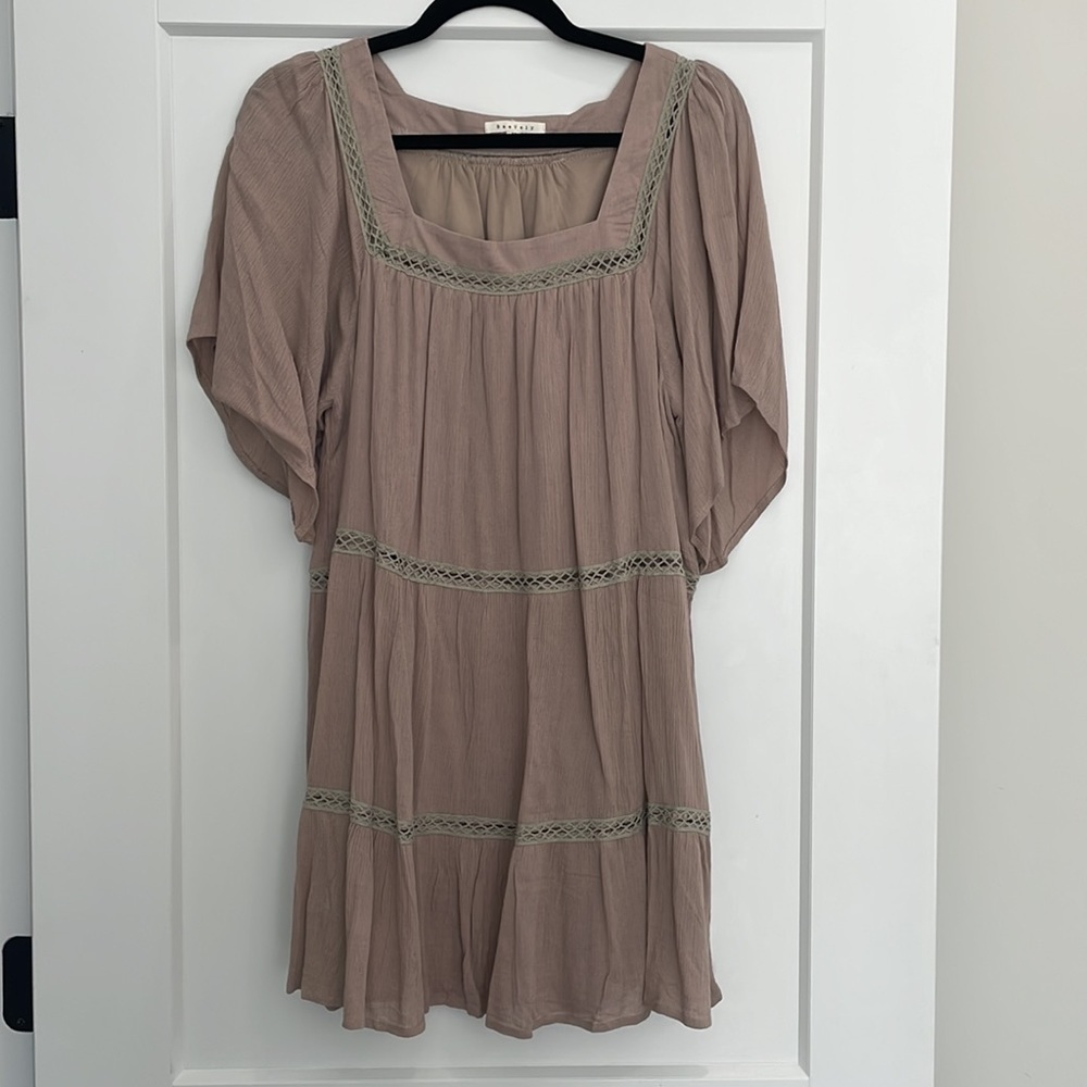 Eyelet detail mini dress - Picture 4 of 5